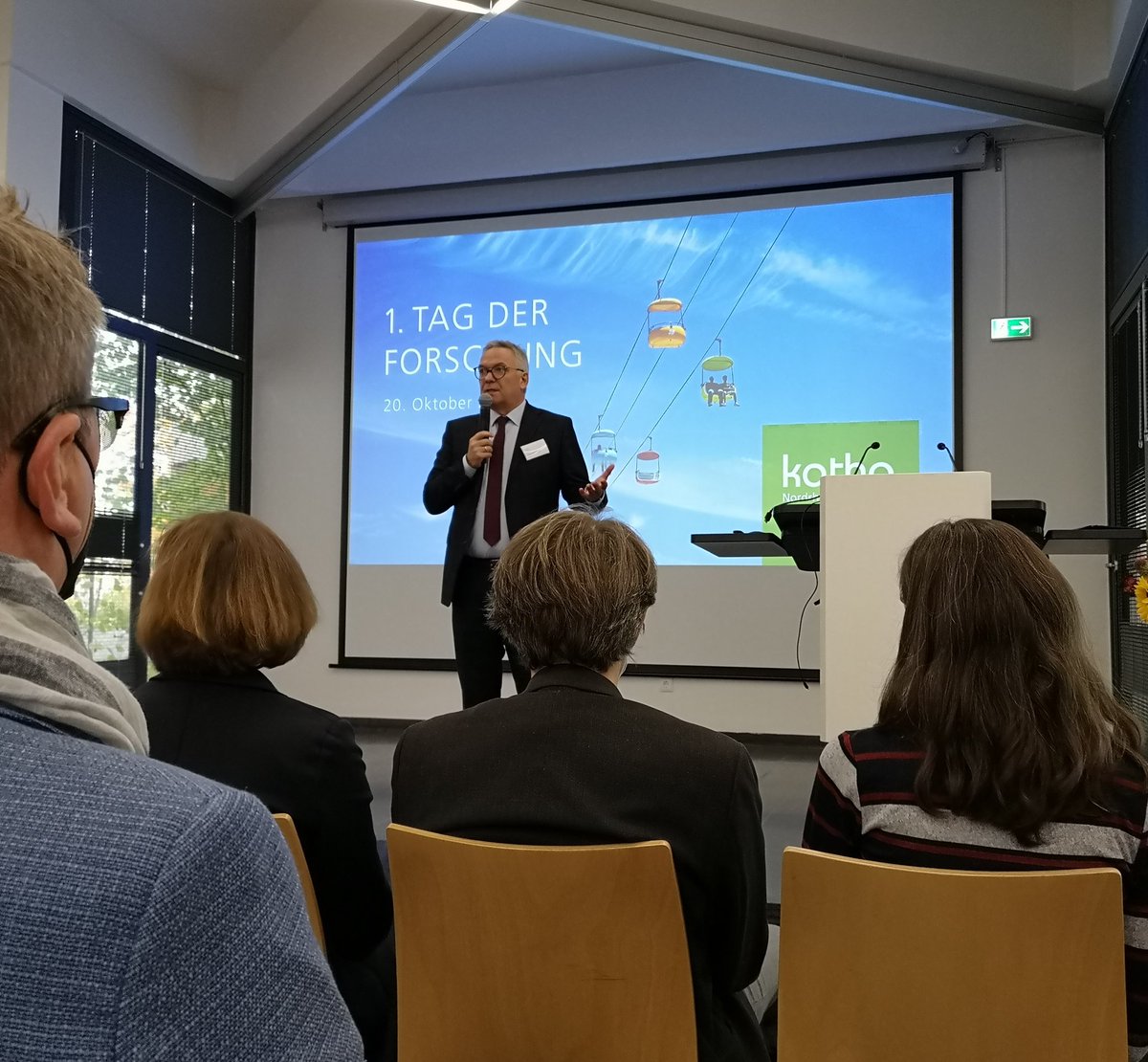KatHONRW's tweet photo. Rektor Hobelsberger eröffnet in #Aachen den ersten Tag der #Forschung an der #katho : "Die Forschung der #HAWs ist Wissen, das für die Entwicklung von Gesellschaft hochrelevant ist." https://t.co/cDrJze4LWD