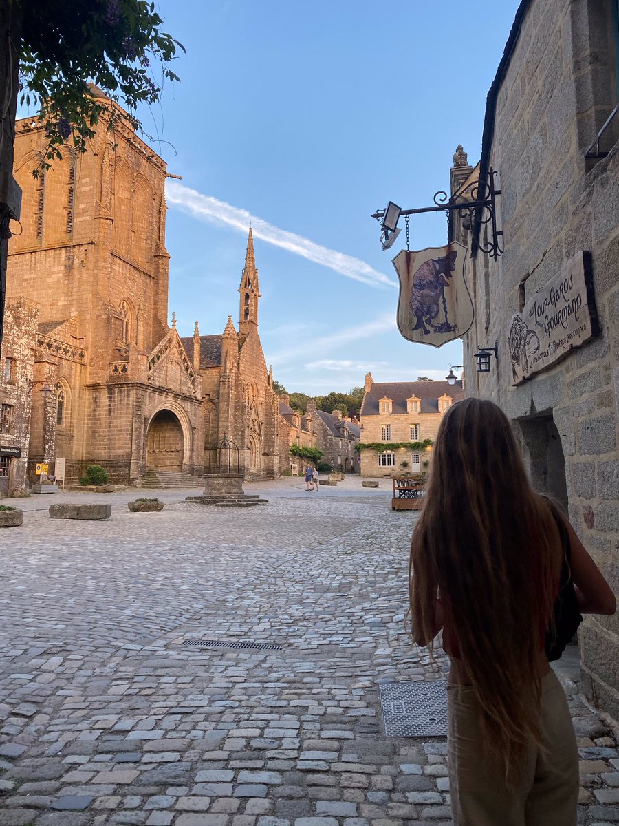 wherekiawanders's tweet photo. Locronan, France, Brittany. One of the most beautiful villages in the world ! #Brittany #locronan #beautifulvillage #oldbuildings #architecture #Church #cheeseshop https://t.co/QY6B8rHAB6