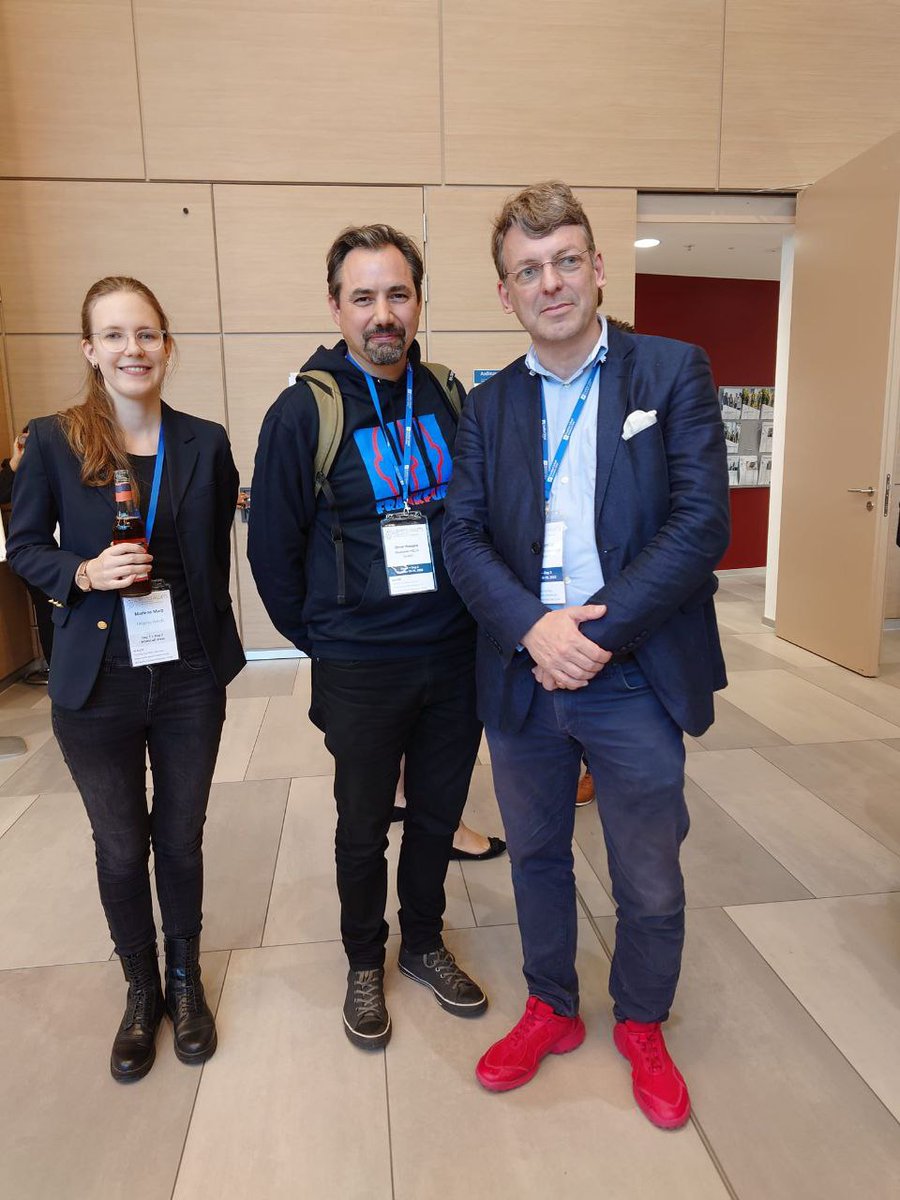 Diese Woche war der Bundesblock zu Gast auf der zweiten Crypto Assets Conference 2022 (#CAC2022 ).

Unser Vorstand <a href="/SchildtMoritz/">Moritz Schildt</a> hat ein spannendes Panel zum Thema "Education as Key Driver of Adoption" moderiert. 

Herzlichen Dank <a href="/fsblockchain/">Edith Diaz</a> für das gelungene Event!