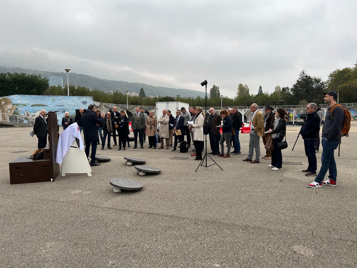 Jura3Lacs's tweet photo. En ce 20 octobre 2022, la région commémore les 20 ans d’Expo.02 et célébre les 10 ans d’activité de Jura &amp; Trois-Lacs. Communiqué de presse: https://t.co/ZMddd92EPa 🗞📷 https://t.co/1xkrjt0m6v #Jura3Lacs #AMOUREUXdelaSUISSE https://t.co/9dDWkhhM1X