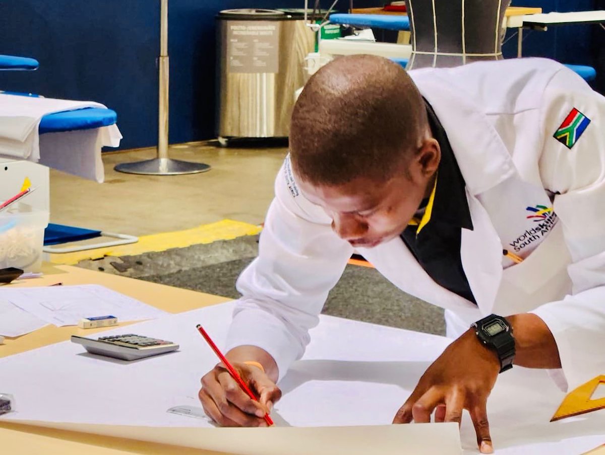 WorldSkillsZA's tweet image. #Day17 

In the Skill: Hairdressing  the team is represented by Hilke Minnie from Cape Town TVET College. In Beauty Therapy we are represented by Chazney Jacobus from Motheo TVET College.

Well wishes to all competitors.

#WSC2022SE
#WorldSkillsZA
#TeamSA