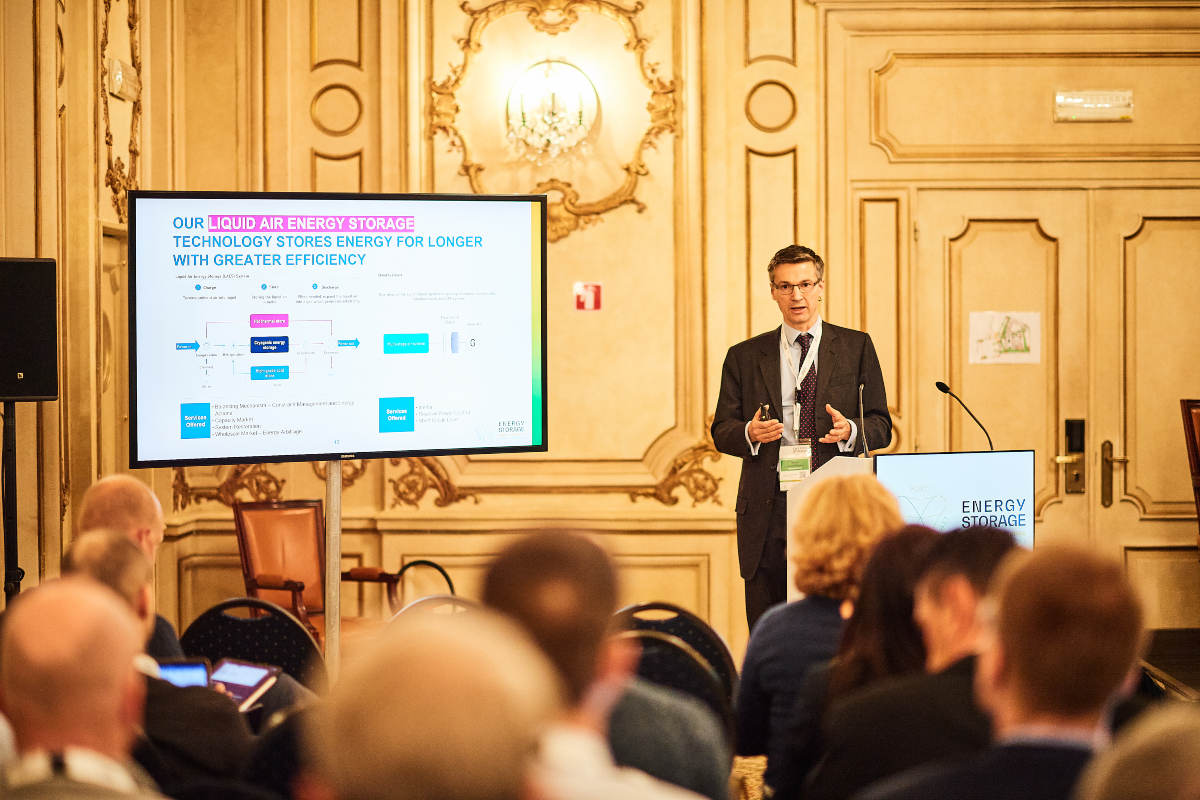HighviewPower's tweet photo. #HighviewPower Dev. Director Mark Vyvan-Robinson spoke at the Energy Storage Global Conference #ESGC2022 in Brussels last week; attendees learnt how Liquid Air Energy Storage #LAES technology efficiently stores energy longer.
More info on the event: https://t.co/WTsX118WbM https://t.co/6ZQSCRdlcV