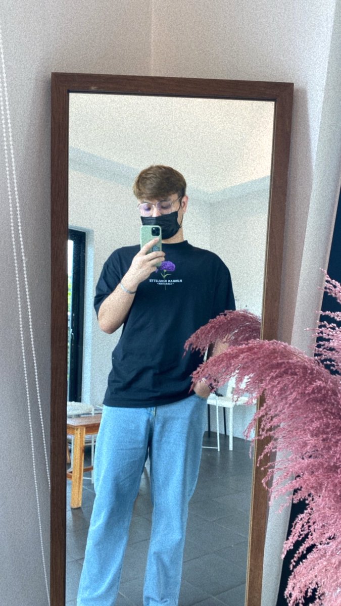 toeiongong's tweet photo. นิดหน่อย 😜😎 https://t.co/1rfjdgo3fb
