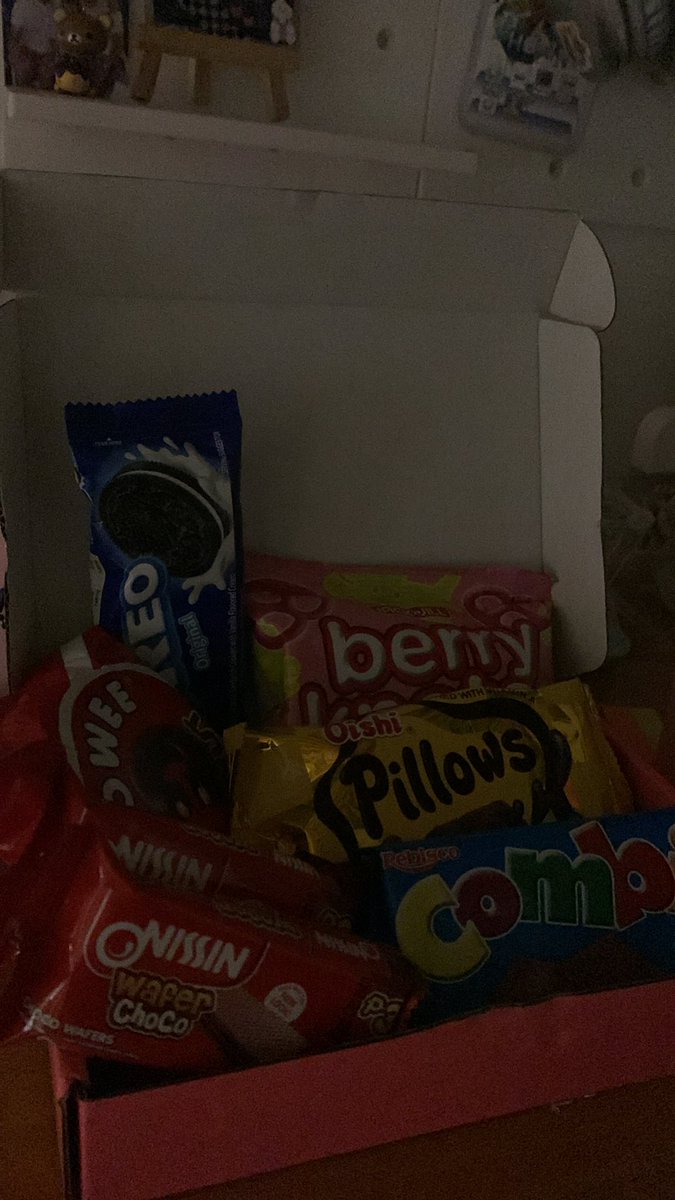 rkn_luvrs's tweet photo. Giveaway!!

•Care package!

Mechanics:
•rt and like this and also the thread!
•tag ur moots!
•no need proofs!
•will end:tom! https://t.co/hFLOira8zJ
