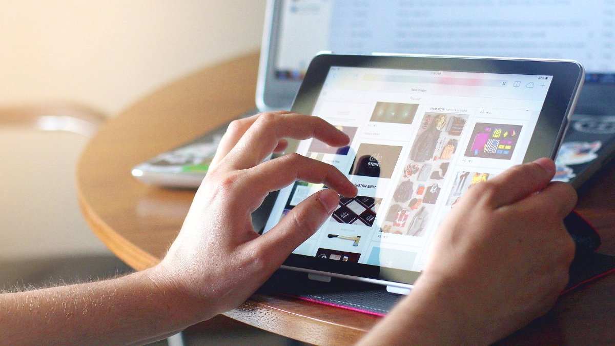 Right now <a href="/berkshirevision/">Berkshire Vision</a> want Tech Buddies volunteers to help their members if they have an issue with their smartphone, tablet or virtual assistance device.

So if you know your way around technology, please get in touch. 

Learn more here:
vcconnectsystem.org.uk/ReadingVMS2/Vo…