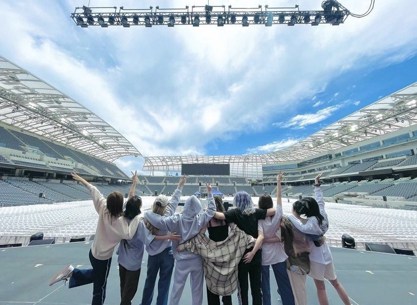 b_nwuf2's tweet photo. 親愛なるメンバーへ🍭
デビュー7周年おめでとう♡
ときが経っても
うれしい時悲しい時どんな瞬間も
わんすの隣に
いつだっていてくれた9人の
すべてにありがとう。
#TWICE
#TWICE7
#트와이스와_원스의_소중한7년
#TWICE_7TH_ANNIVERSARY https://t.co/SdSUKJxXx4