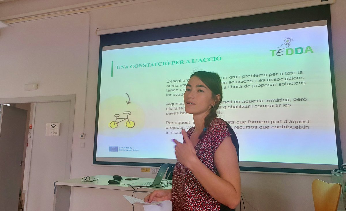 Sanjin_Plakalo's tweet photo. #transition #ecologique des #associations, @PLS_News est heureux d'intervenir lors de la présentation à la @lfds_bcn #Barcelone des premiers résultats du #TEDDAprojet
@ErasmusplusFR @Erasmus_Project @EPALE_FR @EAEA2020 https://t.co/cpQLFdM3Pk