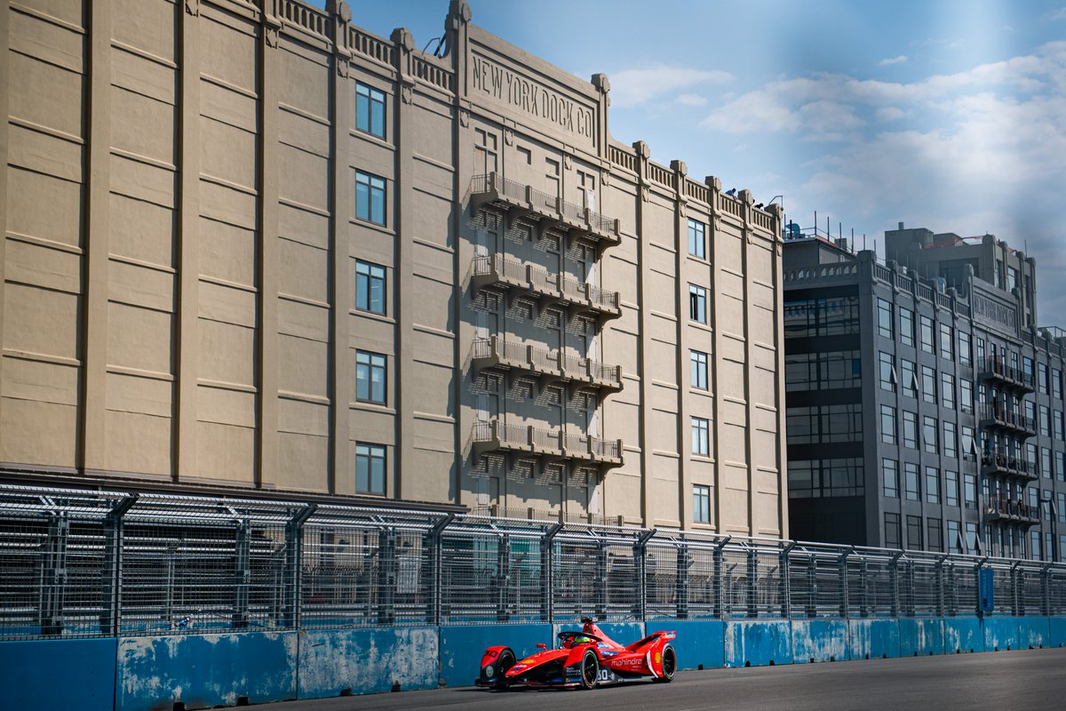 MahindraRacing's tweet photo. New York state of mind 💭🏙 We loved this event... just look at that cityscape! #ThrowbackThursday #NYCEPrix https://t.co/5W5Qvr8xwh