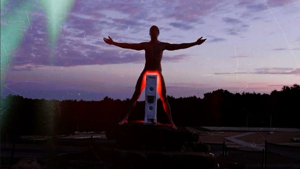 UnrepentantPunk's tweet photo. @JewishResister Totally. But they all do now thanks to their TV leader, tucker carlson, promoting the extremely homoerotic TESTICLE TANNING. #EndOfMen 

https://t.co/kfbCxoy9au https://t.co/J44Xg1Tg6D