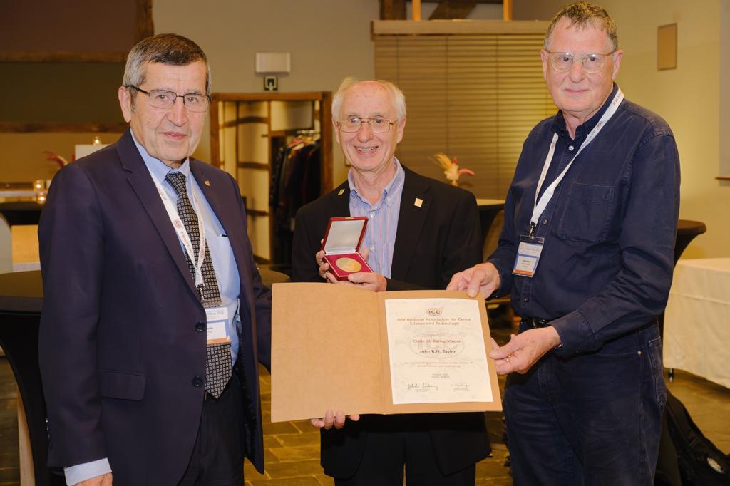 Heartfelt congratulations to Prof. Taylor. He was awarded the Clyde H. Bailey Medal for "outstanding achievement in cereal science and technology" by the International Association for Cereal Science and Technology in Leuven, Belgium on 19 October 2022. #saafost #achievementaward