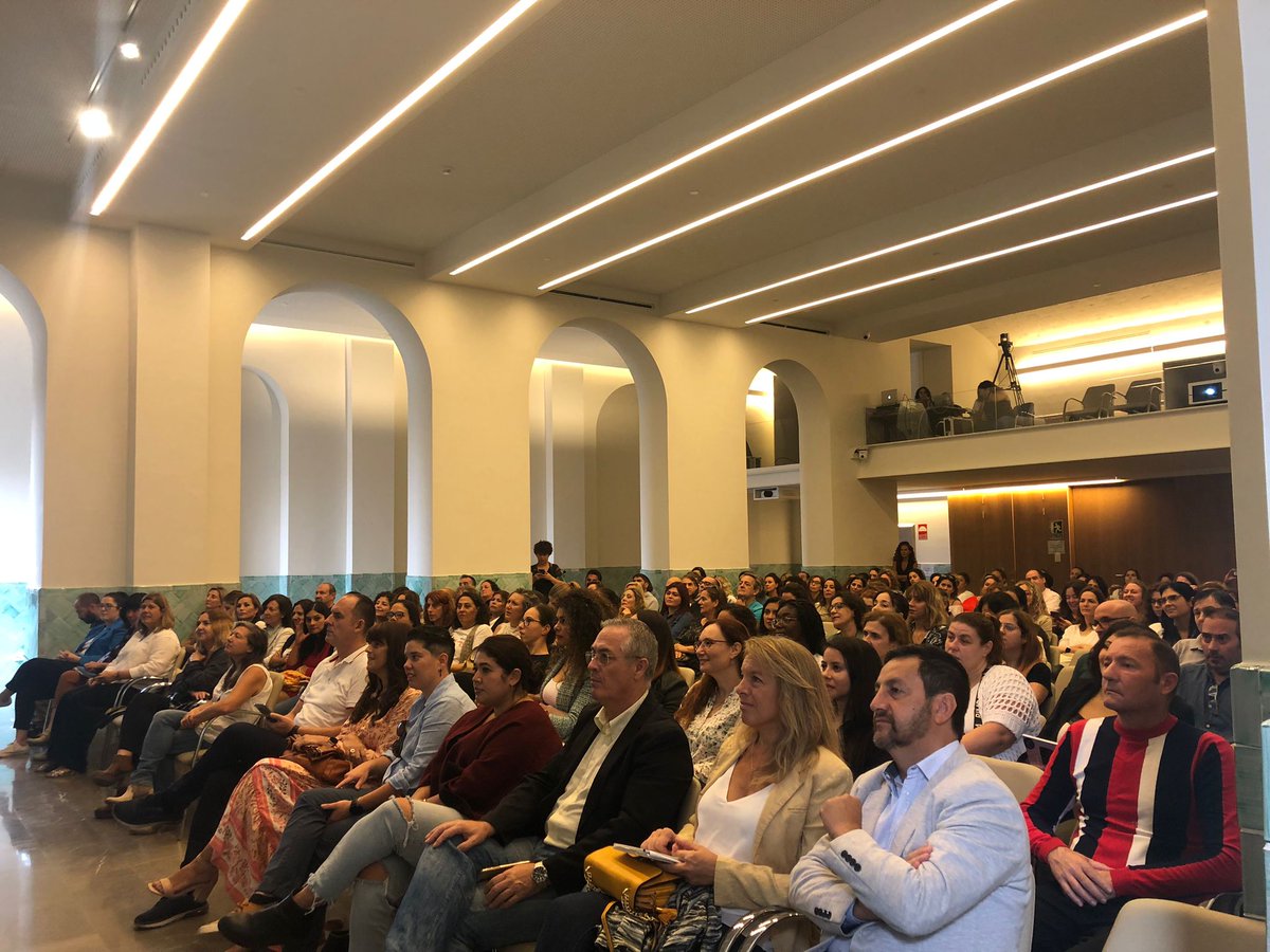 mgarciasalguero's tweet photo. #CultivandoEmpleoAndalucía es un espacio vibrante lleno de talento, creatividad, oportunidades, magia, humor, trabajo... y tantas y tantas otras cosas que están ocurriendo en este momento en Málaga de la mano de @Acontraelhambre @anacarmenmata @malagaimfe @PedritaParker https://t.co/a7se4qHdXN