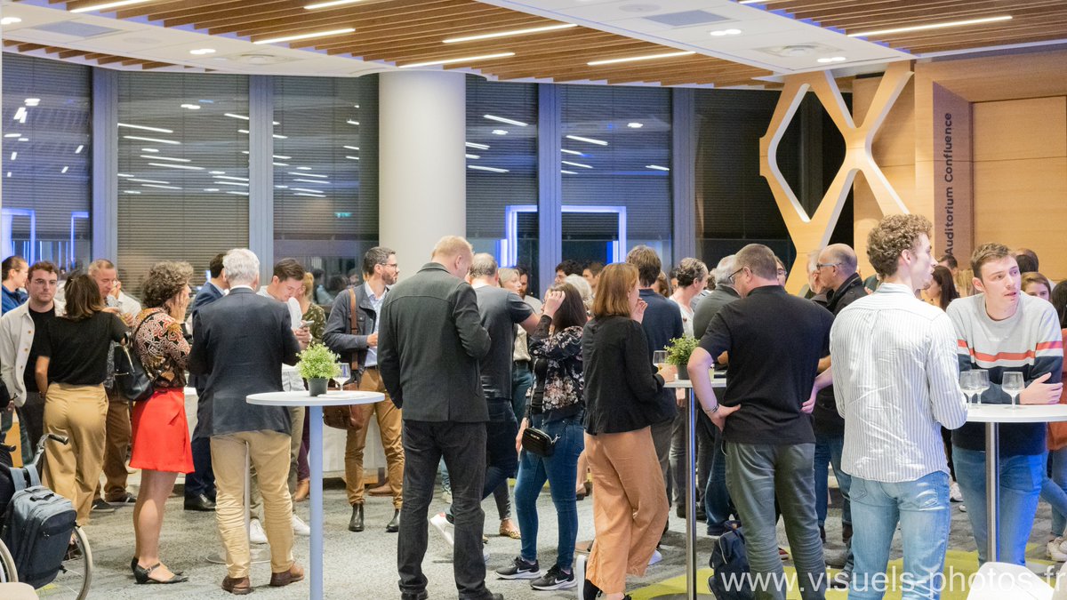 poussatlys's tweet photo. Hier soir s'est déroulée la 3ème soirée #deeptechone à #Lyon. Un grand merci aux #startups labellisées #frenchtechseed @Bpifrance qui se sont prêtées au jeu du "Dessine moi ta #deeptech". Merci @CE_RhoneAlpes pour le si bel accueil 🚀💖 https://t.co/BjATPWn6Ul