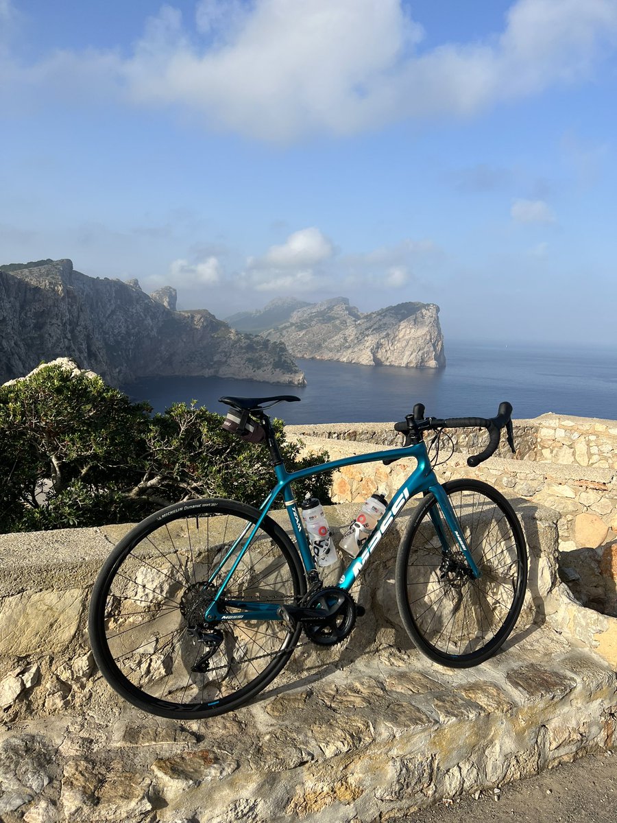 jimmylatto's tweet photo. Cracking few days cycling in pollenca…great way to start the day… #capdeformentor https://t.co/OfoY3dBrL2