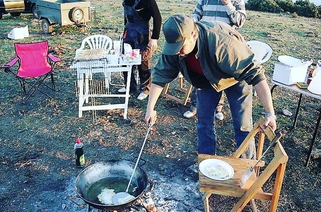 buryrestaurante's tweet photo. Con la Festividad de #TodosLosSantos a #BañosdelaEncina también llegan los #chozos.
El Ayuntamiento informa que para la ocupación del monte o de la dehesa es necesario hacer una solicitud con antelación. Puedes ponerte en contacto con
Ayuntamiento para ello.
#buryrestaurante https://t.co/P0XjB2Rplv