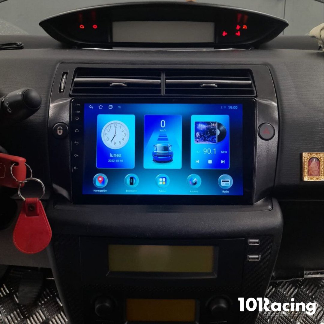 101Racing's tweet photo. ¿Quieres añadir una radio con sistema android a tu vehículo?

En 101 Racing lo hacemos y tu coche lucirá de película, podrás disfrutar de todo tipo de aplicaciones incluso de cámara trasera con sus correspondientes sensores.

Contáctanos 👉 https://t.co/f6hOZWBLsp https://t.co/ZKK463Ycrd