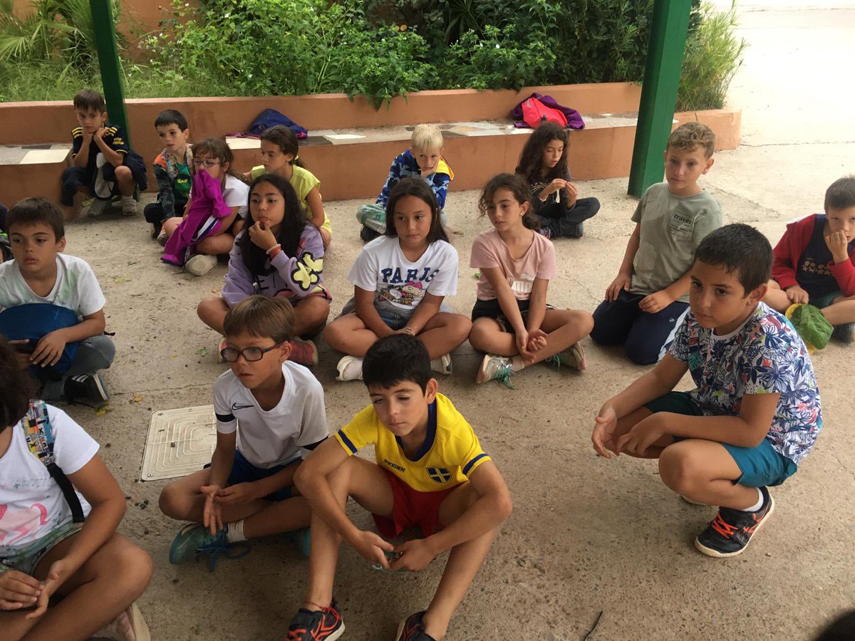 C_E_Marni's tweet photo. No solo movimiento, tambien momentos para la reflexion. 3°y 4° de primaria #cuandoescuchoaprendo #stopyreflexión #escucho mipensamiento 
#Tarihuela2022 1/2 https://t.co/OLygMu7Dy0