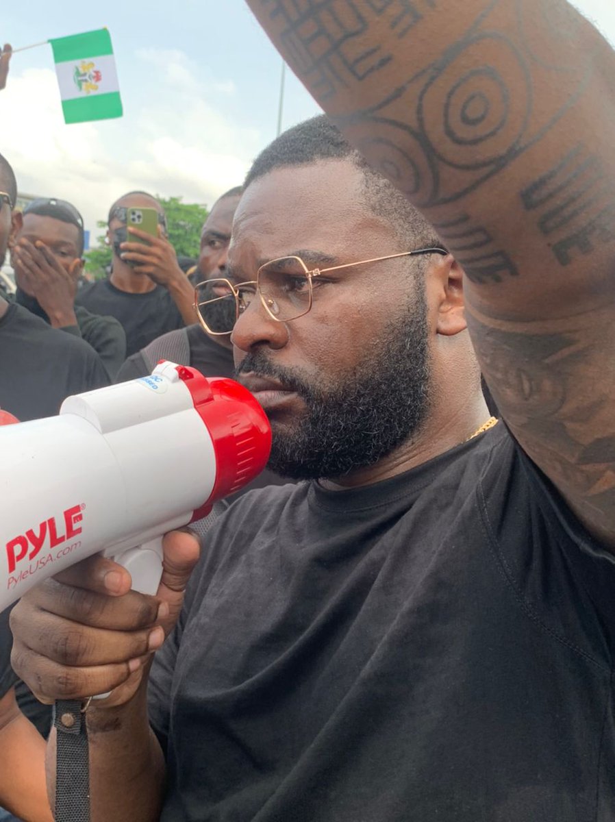 vanguardngrnews's tweet photo. PHOTOS: Sowore, Falz at #EndSARS memorial procession https://t.co/y9HuyCuatb