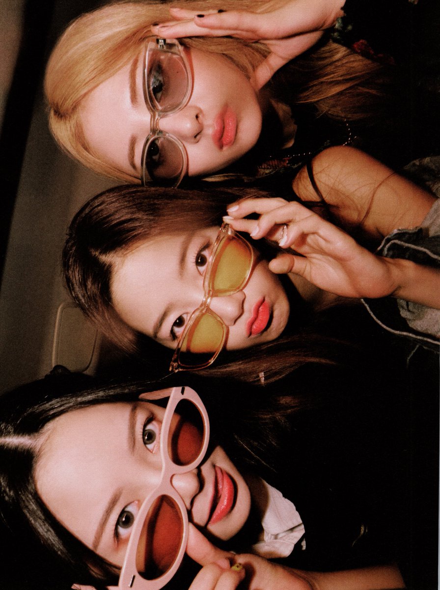 lesserafimpics_'s tweet photo. they’re so cool https://t.co/FHbuLJaesq