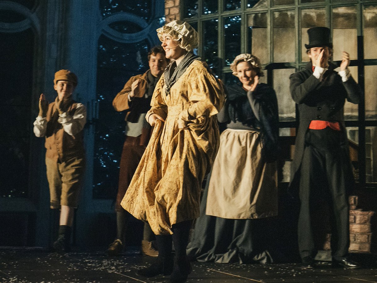 chapterhouse_co's tweet image. Tickets have almost sold out for our last two shows of #CharlesDickens #AChristmasCarol at @sheffcath! But, there is an additional show for #Sheffield on Friday 25th November - get your tickets whilst they last!

🎟️ seetickets.com/tour/a-christm…