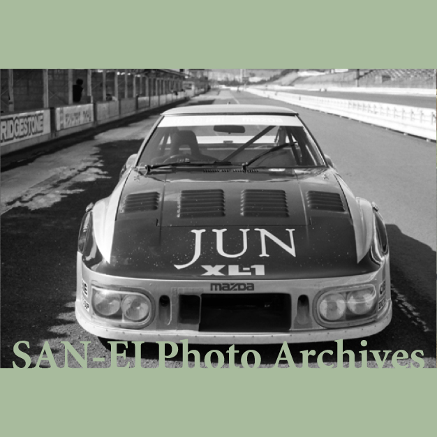 san_ei_photo's tweet photo. 2冊 同時発売！（10月28日）

SA22、ファンに愛されたロータリー Eg.搭載のスポーツカー！

Vol.13 サバンナRX-7 1978-79
Vol.14 サバンナRX-7 1980-81

#写真集 #mazda #rx7 #savvanna #三栄フォトアーカイブス #carphoto #マツダ #ASB電子雑誌書店 #復刻堂 #三栄ebooks #SA22 https://t.co/KQ0nIPGYqk