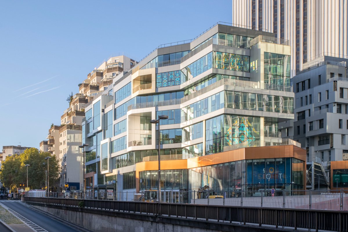 arthurweidmann1's tweet photo. Les Ateliers Gaîté, inaugurés hier à #Paris14.

Archi : @MVRDV 
@urw_group @eiffage @arcora_ https://t.co/JJyHcgO4KT