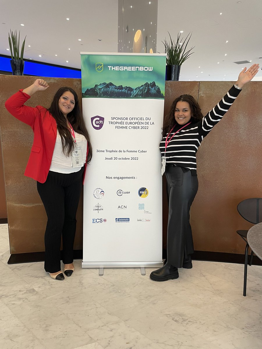 Louisitaa's tweet photo. Danaë et moi #cyberwomen chez @thegreenbow sommes ravies de soutenir le @CEFCYS_Officiel et son initiative : le Trophée de la Femme Cyber #CyberWomenDay #ECWD22 
Et on vous attend sur notre stand @CampusCyberFr ☺️ https://t.co/rJekFPHQqB