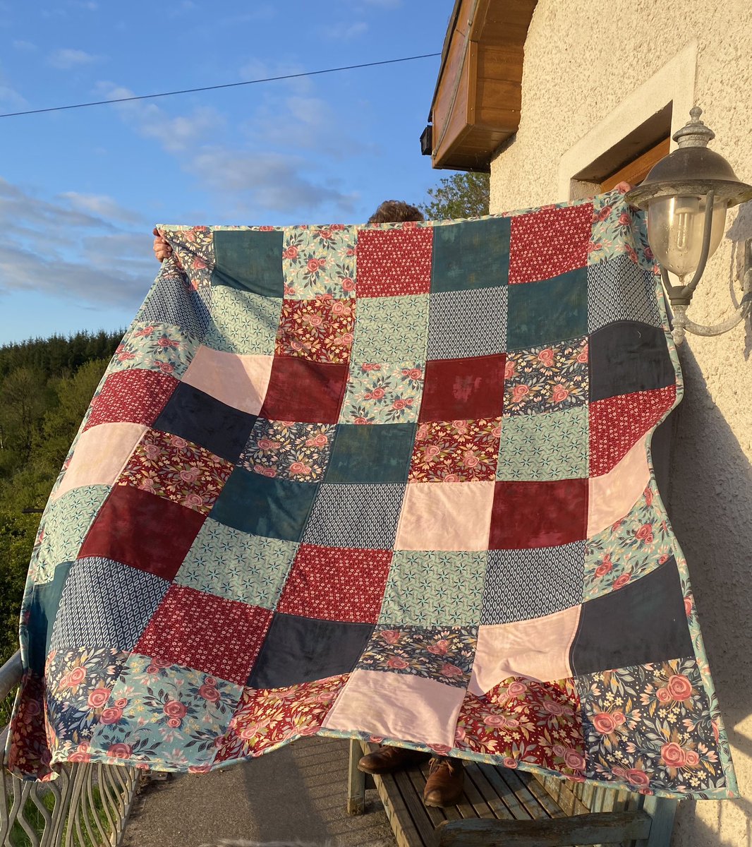 <a href="/Nicola_Brady/">Nicola Brady</a> <a href="/ColPmusic/">Col Patterson</a> <a href="/IndoWeekend/">Weekend Magazine</a> A beautiful handmade quilt for sitting around the fire pit <a href="/cosy_sew/">🧵Sew Cosy🧵</a>