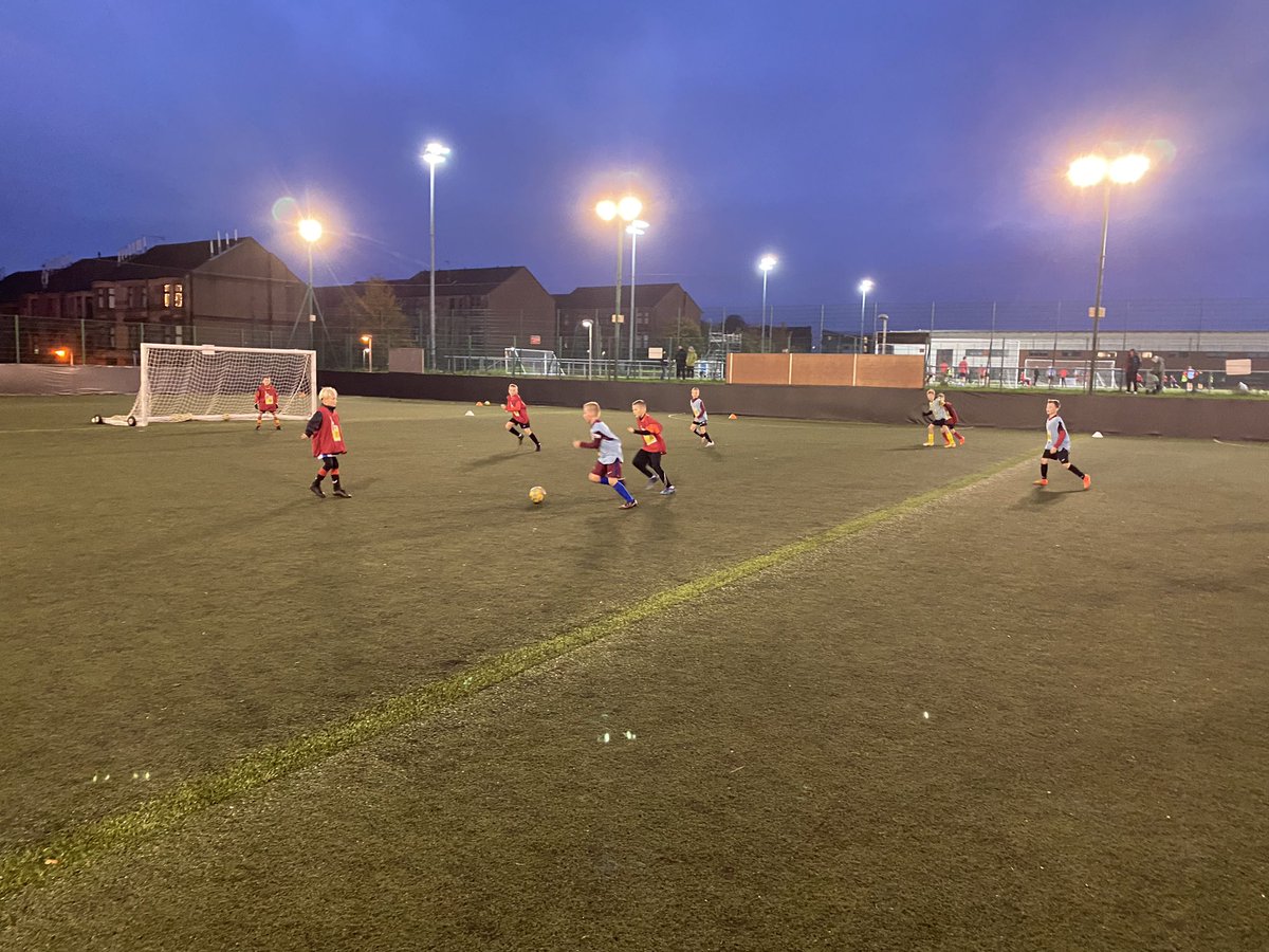 YoungJags_'s tweet photo. Our #Gofitba participants demonstrating their love and passion for playing football despite the challenging weather conditions this week 👏🔴🟡⚫️⚽️ https://t.co/ymsODdqtDj