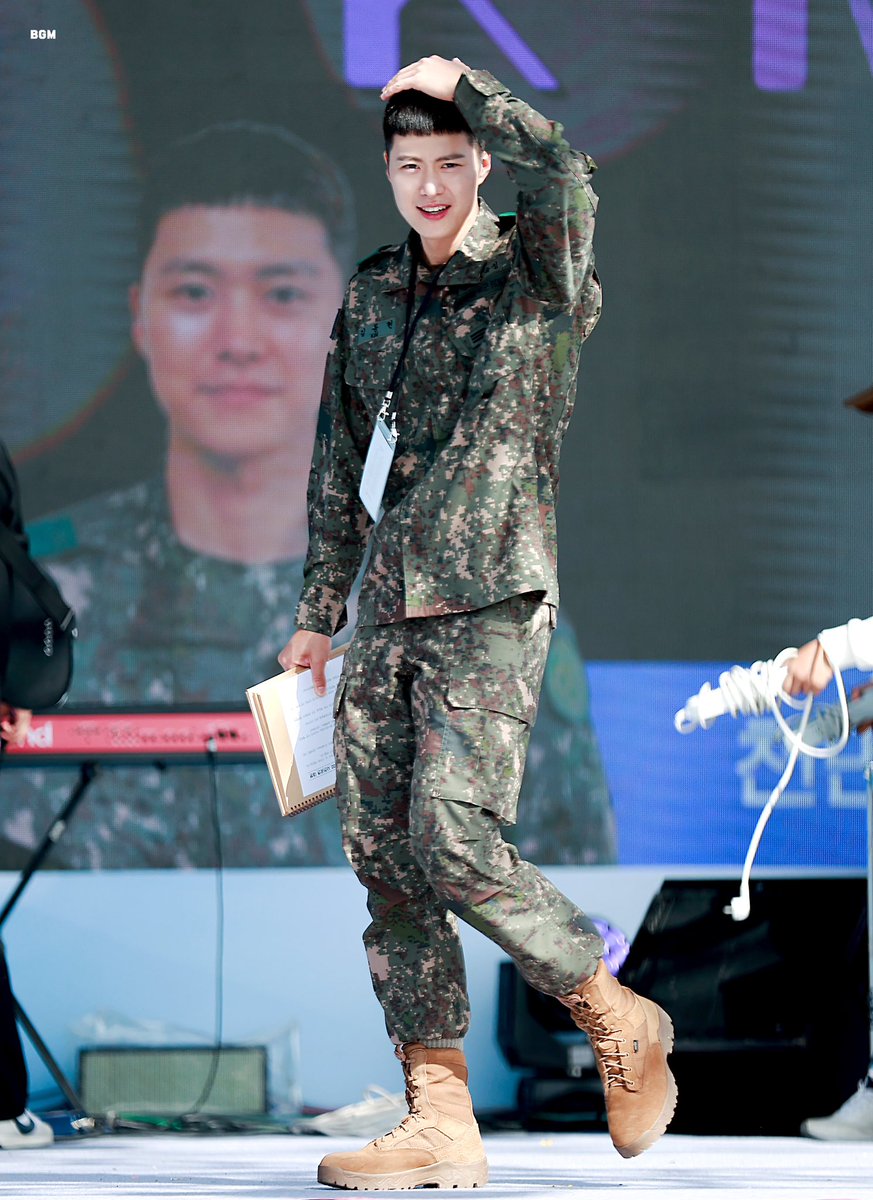 be_gongmyoung's tweet photo. 계룡세계군문화엑스포축제

#GONGMYOUNG #공명 #KIMDONGHYEON #김동현 https://t.co/6mGYU8sXLx