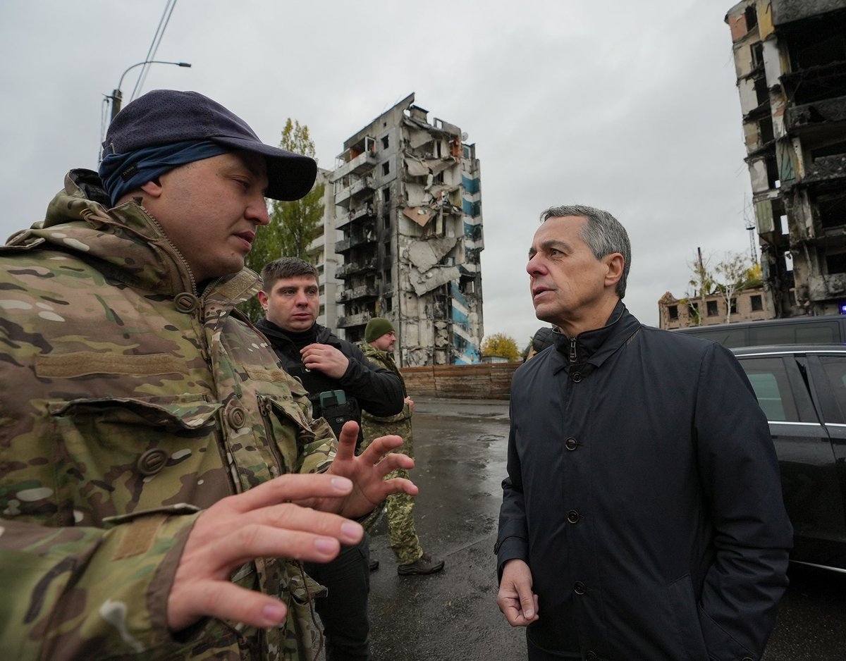 ignaziocassis's tweet photo. Appalled by the #war of aggression against civilian infrastructure and moved by the #resilience of Ukraine 🇺🇦 and its citizens in #Borodyanka & #Ivankiv. 🇨🇭humanitarian aid and reconstruction #support are needed to overcome winter and beyond. https://t.co/RD8jsdMlLA