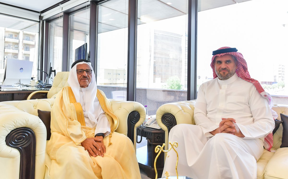 RiyadhChamber's tweet photo. زيارة وفاء من أمين عام #غرفة_الرياض السابق أ.حسين العذل، يلتقي خلالها بزملائه السابقين وبمقدمتهم الأمين العام أ.ناصر أبو حيمد. https://t.co/PXOgNFEjRv