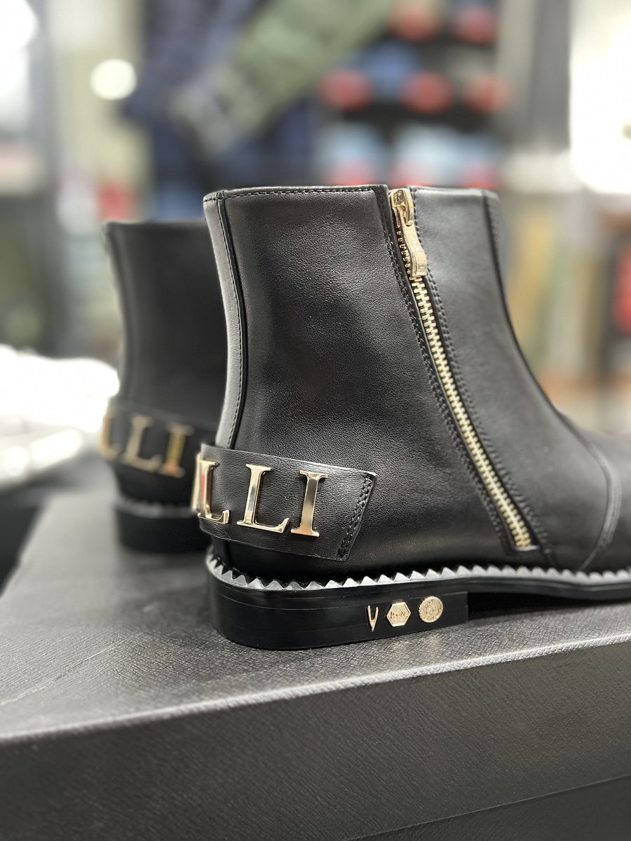 Crossover_Glen's tweet photo. Vialli New Collection 🇮🇹 https://t.co/Z16HR3NYnt