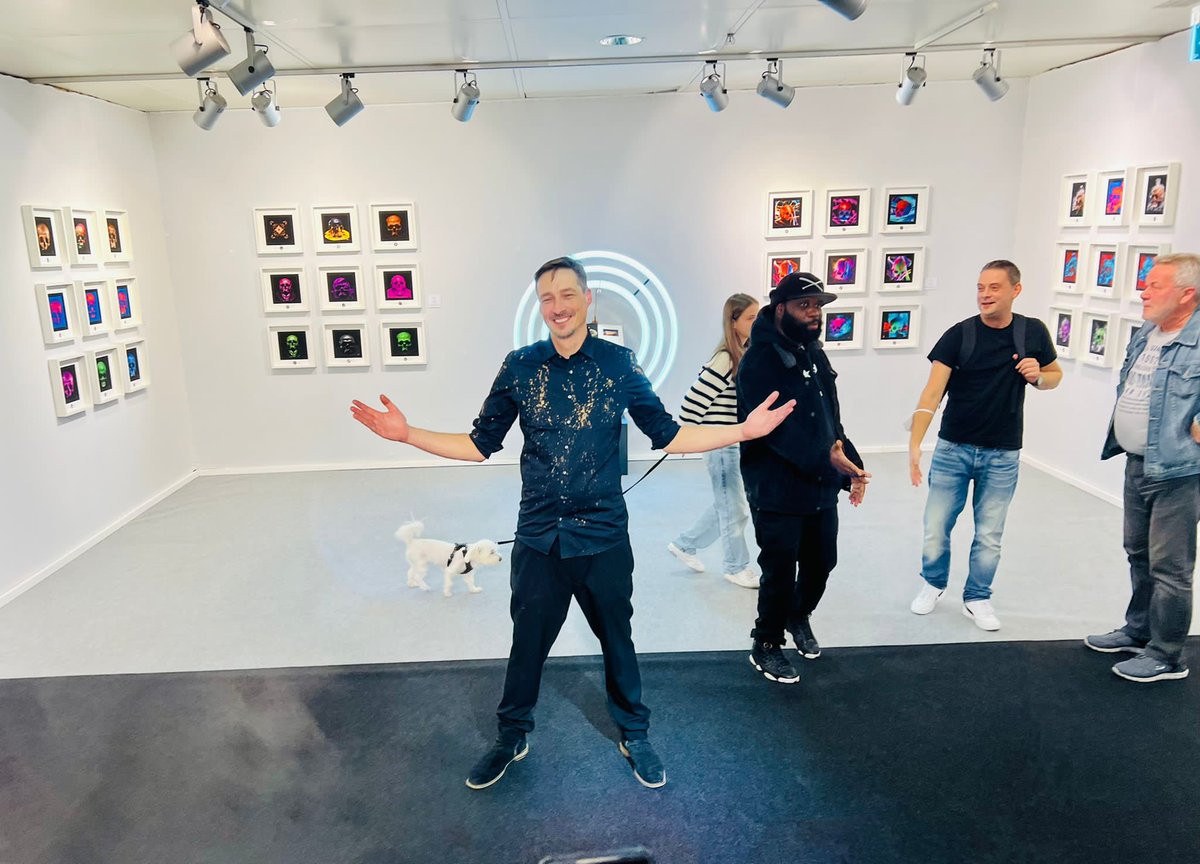 Tired but happy <a href="/EricAndersSOE/">Eric Anders | SOE</a>
#artist #artistlife #artstadt