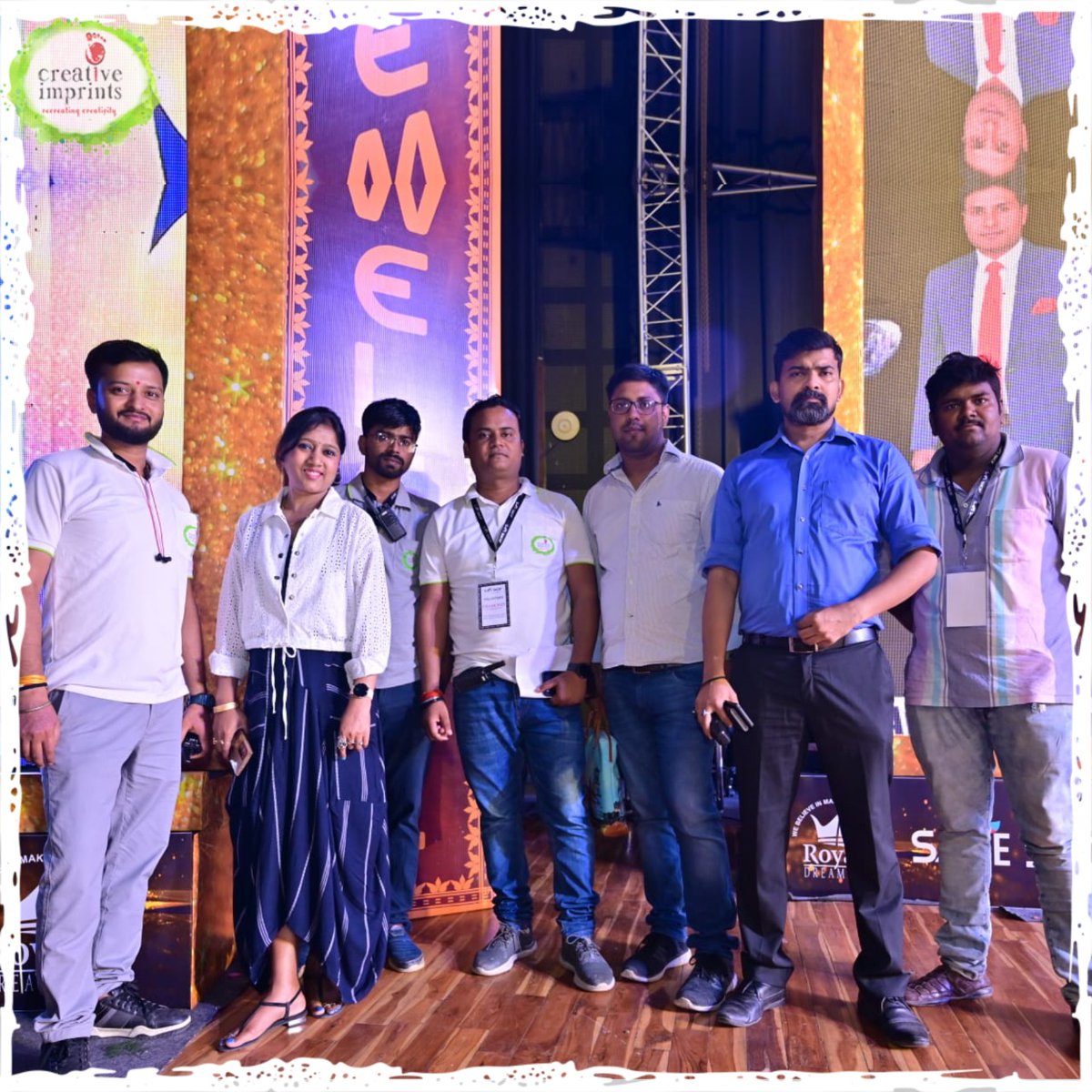 CreativeImprnts's tweet photo. Safe Shop - Diamond Celebration
Designed & Managed by Team Creative Imprints !!!
.
Follow @CreativeImprnts
@hansasinha @ParimalMadhup
#teampic #entryandrecognition #mlm #safeshop #SafeShopIndiaTeam #diamond #diamondcelebration #networking #eventmanagement https://t.co/39gZXsMMf6