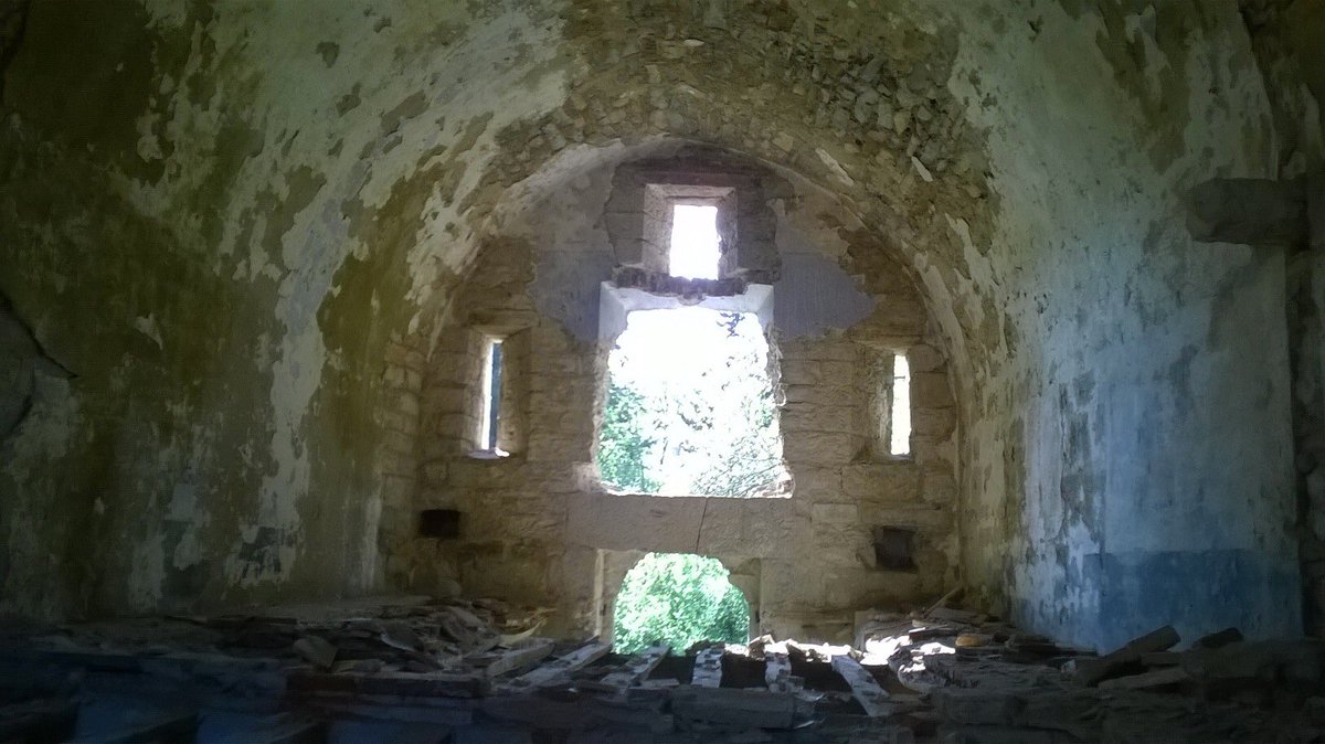 eniolucherini's tweet photo. Antica costruzione in #Calvana  #Prato https://t.co/ZOHcAuLXjr