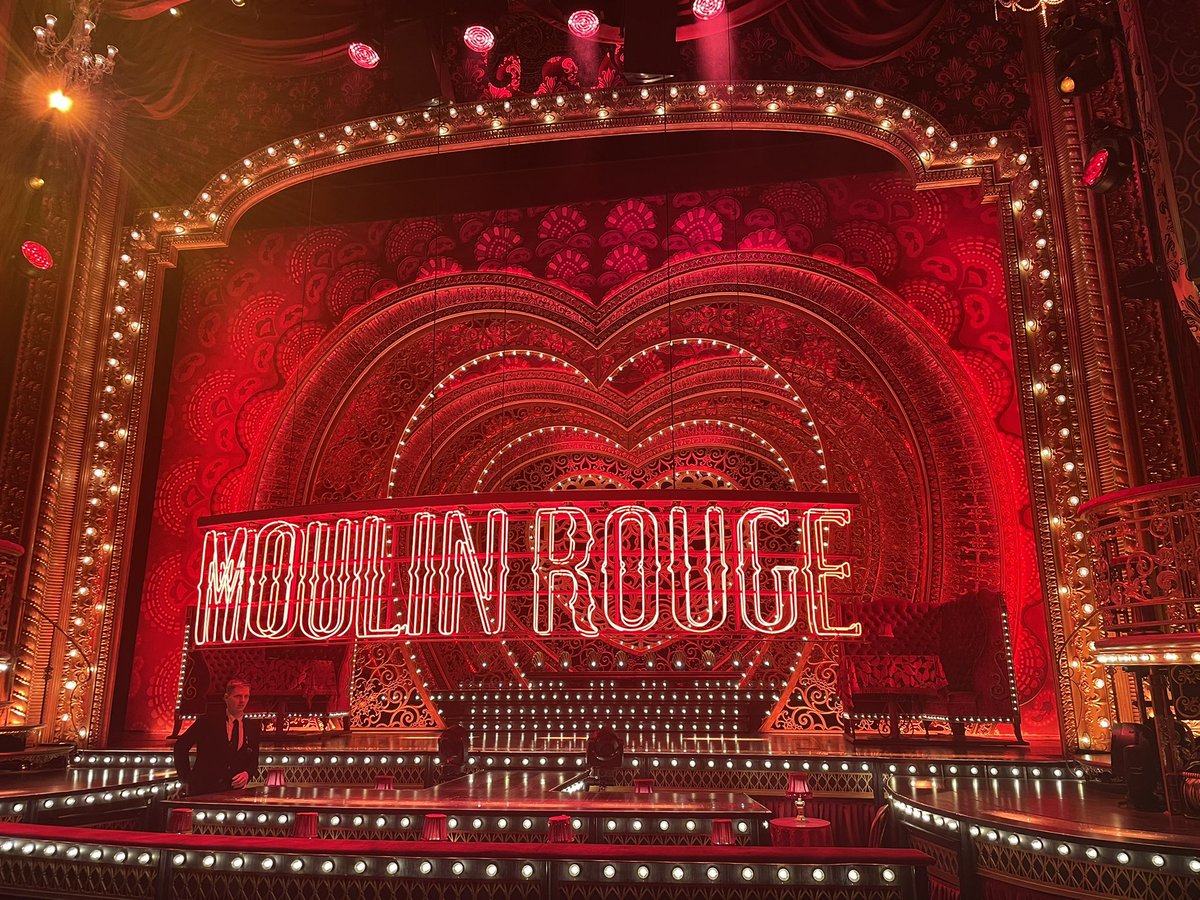 talwefi's tweet photo. What a show. Enjoyed every single minute. @moulinmusicaluk https://t.co/k1eTFhcShp