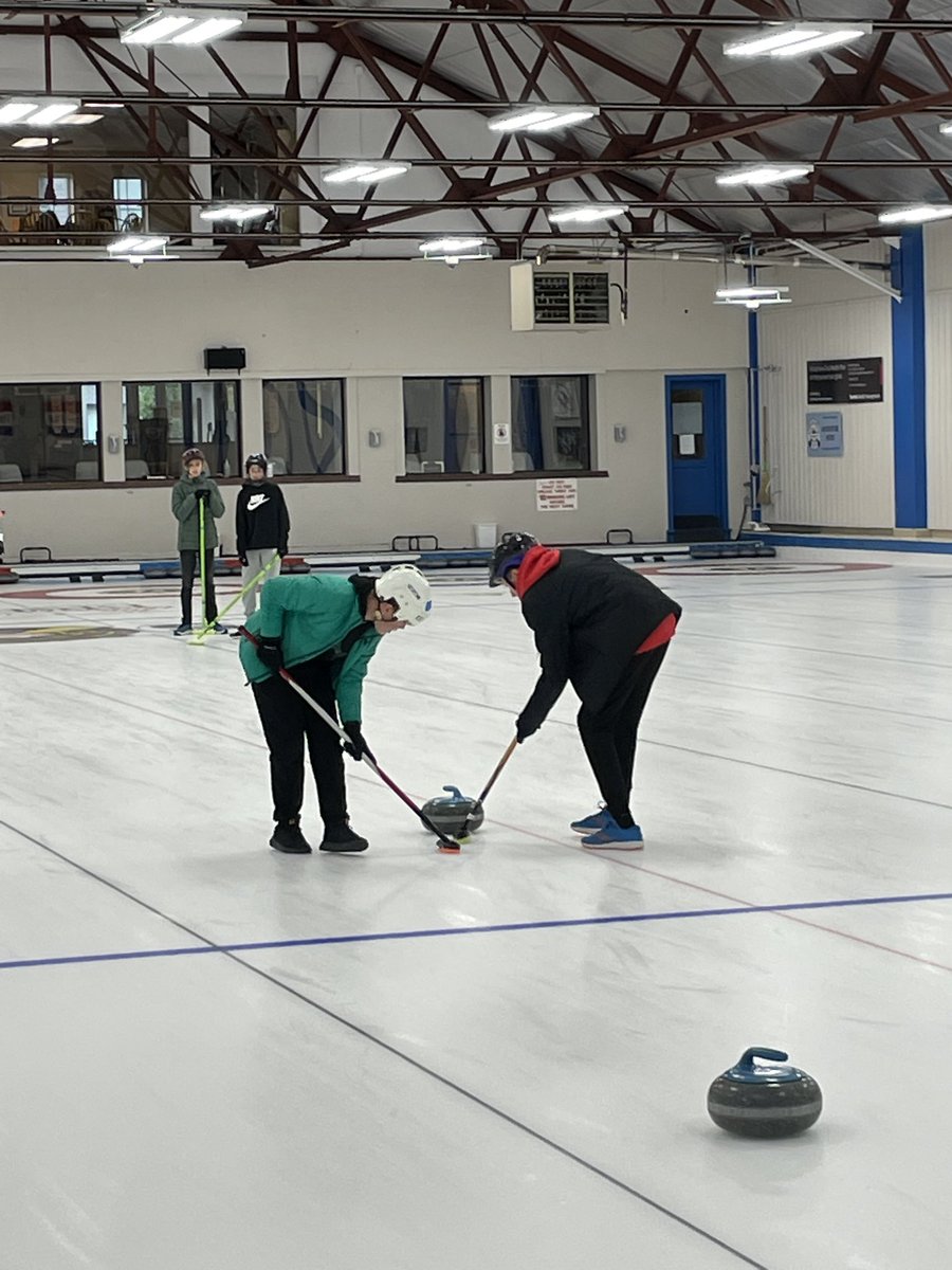 KeoghsClass's tweet photo. Thank you for the incredible day of learning @LondonCurlClub! We left with such appreciation and Ss eager to continue with the sport 🥌 @mountsfieldps https://t.co/l1IPRgR5TH