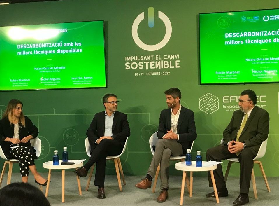 Enginyeria's tweet photo. José Fernando Ramos de la Comissió d'Energia participa a @efintec, l'exposició i fòrum de les empreses instal·ladores i les Noves Tecnologies. 
#EICparticipa https://t.co/sXoUtUNKfs