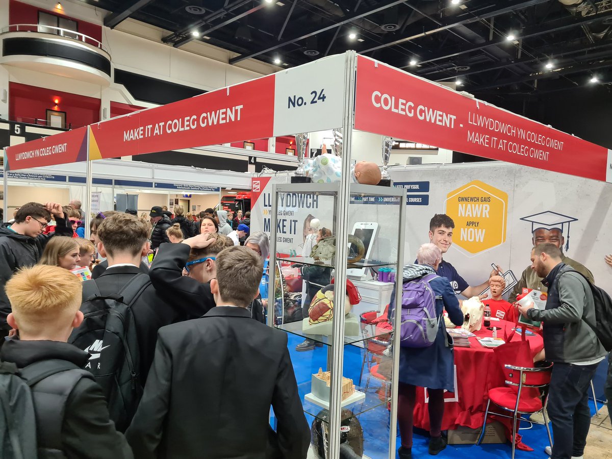 This week is #LoveOurColleges Week! We're so proud to have so many fantastic colleges exhibiting this week at #SkillsCymru 
Yr wythnos hon yw #LoveOurColleges! Rydyn ni'n yn falch iawn i gael llwyth o arddangosiadau gan colegau wythnos yma #SkillsCymru