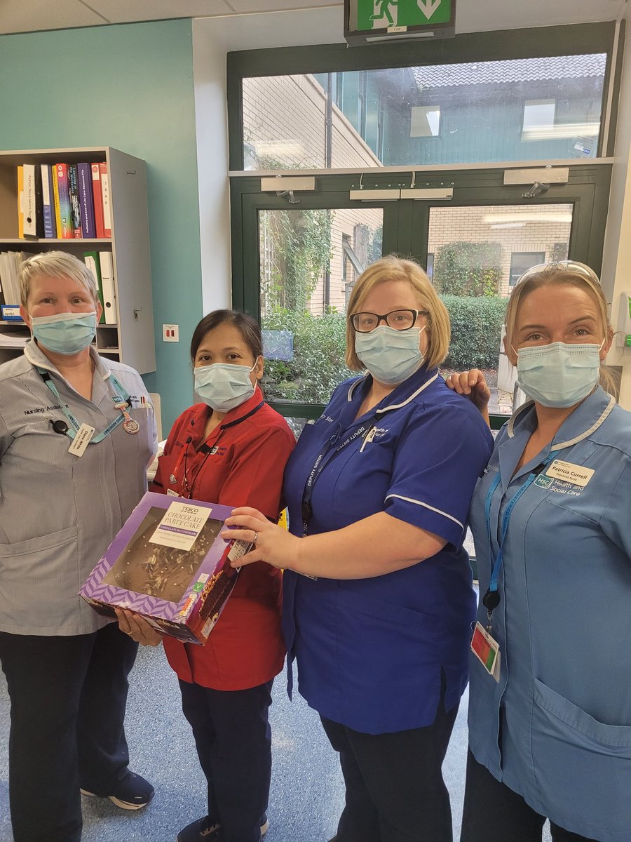 Laura Watson tweet media