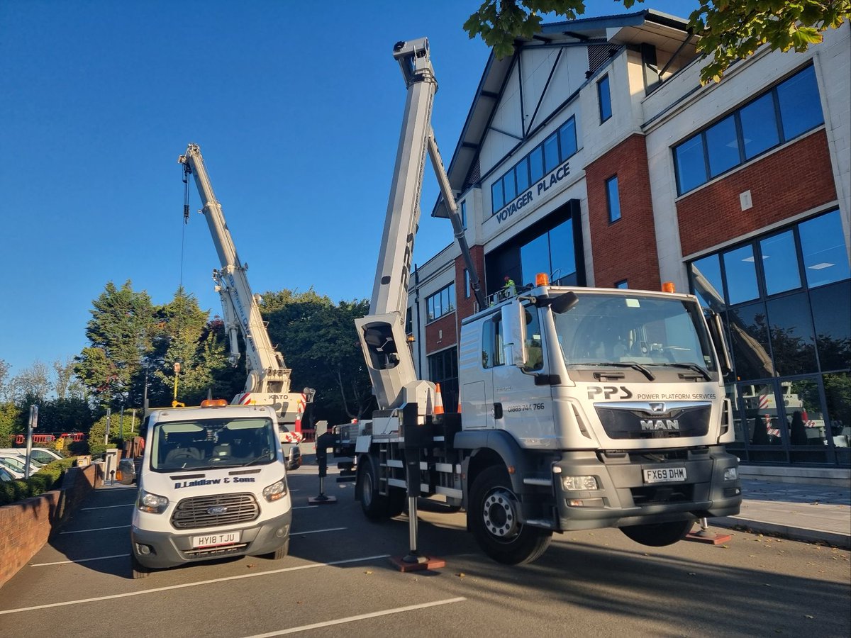 southerncranes's tweet photo. Using the 25t Kato to assist Danny Laidlaw &amp; Sons in Maidenhead in delivering and replacing 2 defective glass panels.
 
#SouthernCranes #CraneHire #ConstructionUK #Hire #MobileCranes #Construction #Lifting #HeavyLift #contractlife https://t.co/tqbl3xqh3f