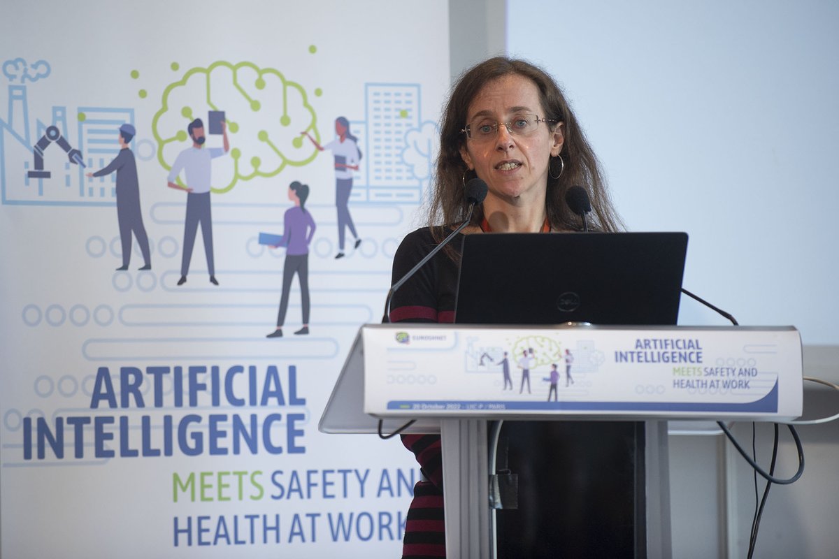 EUROSHNET's tweet photo. Agnes Delaborde from @LNE_fr explains how #evaluation and #certification can contribute to safer #ArtificialIntelligence 
#ESN2022 #ESN22 https://t.co/KIuL35j1CZ