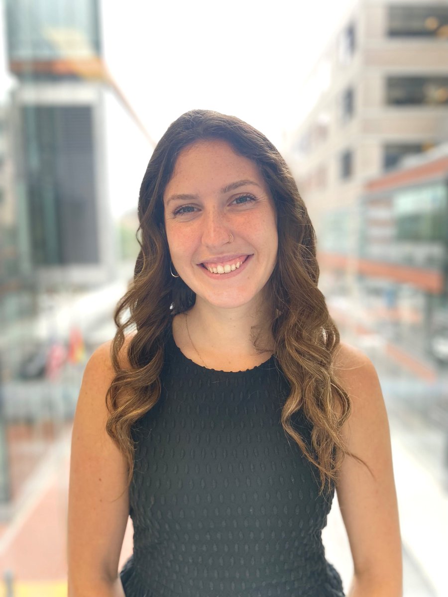 DFarberYoungCRC's tweet photo. Our Specialist Spotlight this week is Brigette Arsenault! Brigette is the Young-Onset Colorectal Cancer Center's clinical research and program coordinator. The @EmmanuelCollege graduate meets with all young patients at their first visit, organizes events, and aids with research! https://t.co/Ubnn0NMEM7