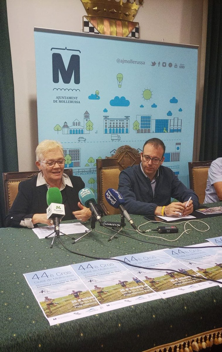 Atletisme_FCA's tweet photo. ✍️ Presentat aquest matí el Campionat Cat. de clubs de cros, que se celebrarà el proper diumenge 30 d’octubre a Mollerussa

🗣 Amb la presència de @merce_rosich, presidenta de la FCA, @solsona_marc, alcalde del municipi i Xavi Puigredón, president del @AAXafatolls 

#FCAambImpuls https://t.co/Cf9s7cFQ0Z