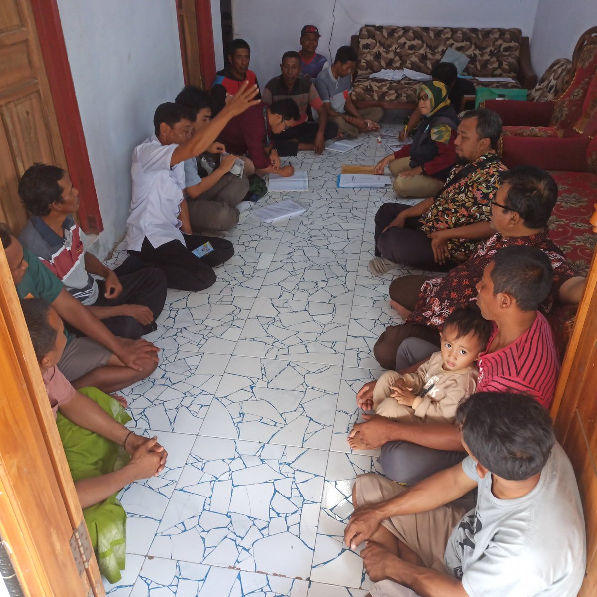 adentakurnia's tweet photo. Kamis,20/10/22,@adentakurnia Pndampingan pemeriksaan hibah API dri DJPTKKP kpd Nelayan O/ITJEN KKP dan DinasPerikanan Jember di KUB Putra Laut Biru di Dsn WatuUlo Ds.Sumberejo Kec.Ambulu
#GiatLuhkanSatminkalBWI #Jember #WatuUlo #LuhkanJaya @bppp_banyuwangi @puslatluhkp @kkpgoid https://t.co/7ASwxUz8eV