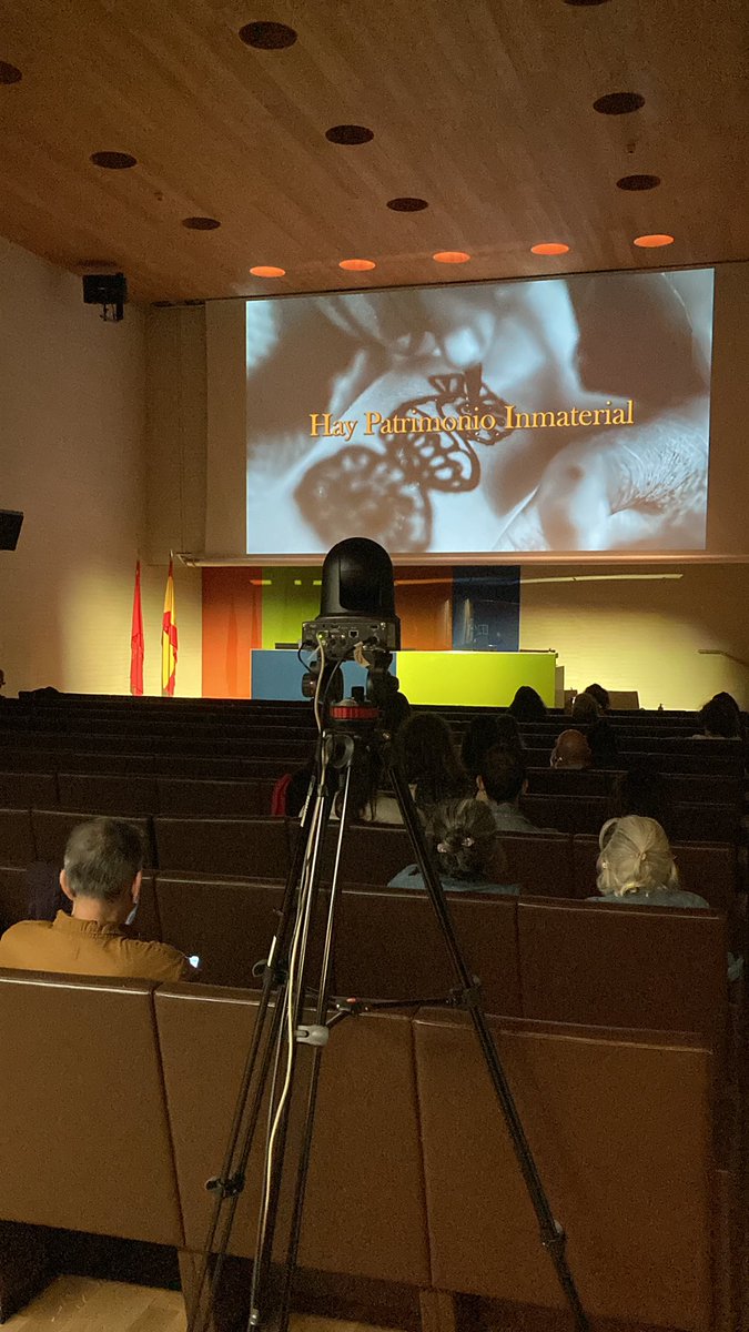 Lo de las videocapsulas en el #CIEP5 es maravilloso.