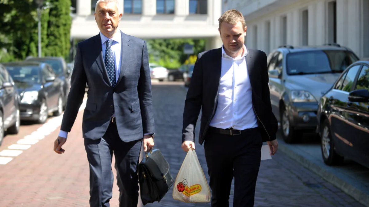 MemitterPL's tweet photo. #tusk #Biedronki #AferaPodsłuchowa https://t.co/QQCGyYmbug