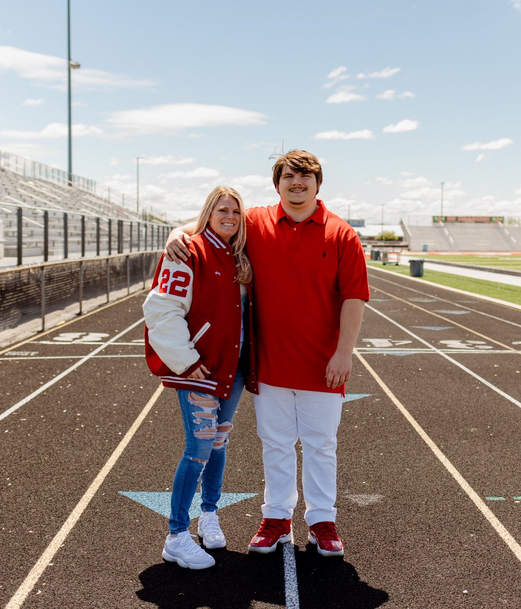 Happy 19th Birthday to my little big man <a href="/Gregoryaratz/">Greg Ratz</a>. Love you to the moon and back!!#firstborn #mamasboy #my❤️