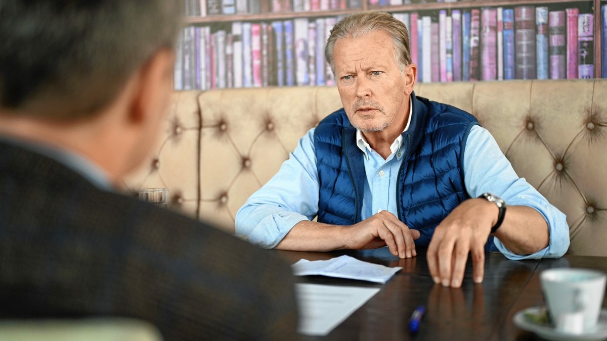 krone_at's tweet photo. „Kurz hat eine intensive Machtorientierung“: Reinhold Mitterlehner, der Vorgänger von Sebastian Kurz als ÖVP-Chef, meldet sich im „Krone“-Interview zu Wort. [Krone+] https://t.co/FwG53P9SM8 https://t.co/2D868DjPDq