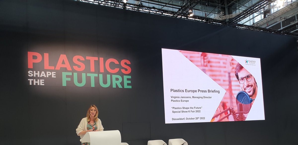 PlasticsEuropeP's tweet image. Virginia Janssens, Dyrektor Zarządzająca @PlasticsEurope @VJanssensMD prezentuje najnowsze dane z opublikowanego dziś podczas targów #K2022 raportu “Plastics - The Facts 2022”. Zostańcie z nami, by dowiedzieć się więcej - kluczowe dane już niebawem.
#ChangingPlasticsForGood